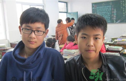 我13歲有點(diǎn)色怎么辦？我13歲有點(diǎn)色正不正常？