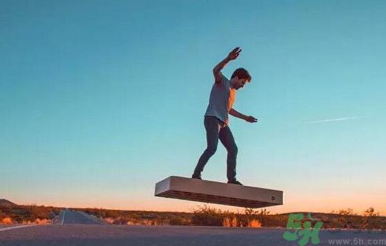 Hoverboard懸浮滑板國(guó)內(nèi)多少錢？懸浮滑板在哪可以買？