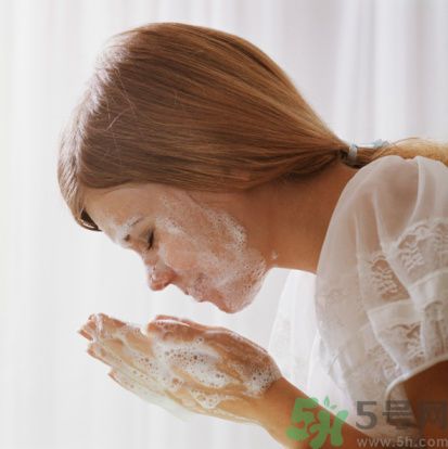 海鈺珍珠海藻柔膚水怎么樣？海鈺珍珠海藻柔膚水好用嗎？