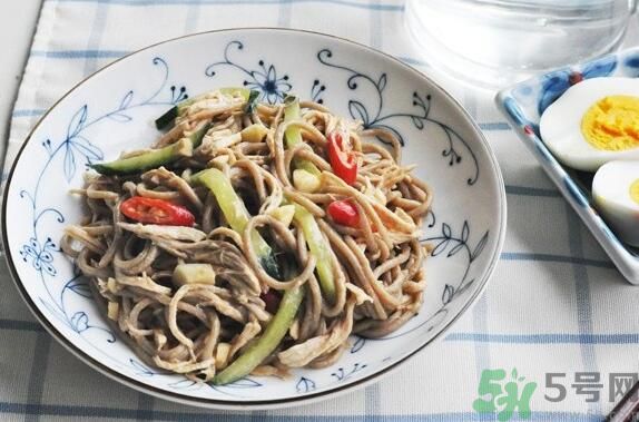 蕎麥怎么做成面條？蕎麥面條怎么做好吃？