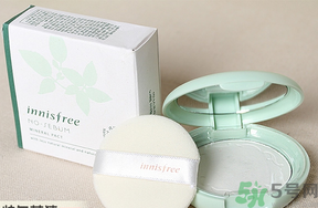 innisfree悅詩風(fēng)吟礦物質(zhì)薄荷粉餅真假辨別方法