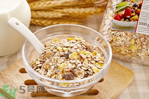 燕麥片吃多了會(huì)怎樣?燕麥片吃多了會(huì)胖嗎