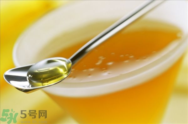 蜂蜜放久了有酒味是怎么回事？蜂蜜有酒味還能喝嗎？