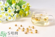 菊花茶泡了為什么會變綠?菊花茶變綠怎么回事