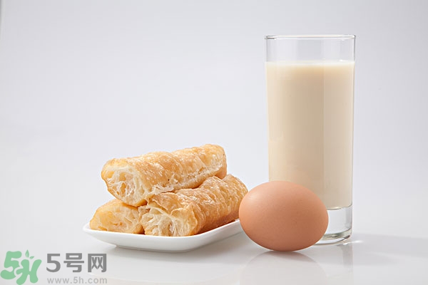 豆奶粉結(jié)塊還能喝嗎？豆奶粉分層還能喝嗎？