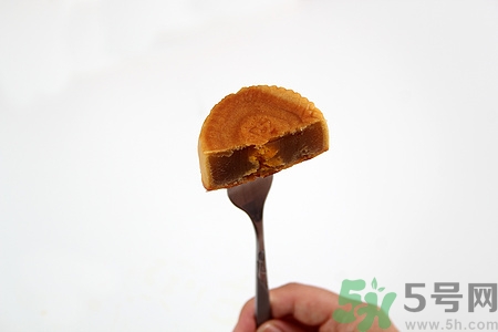 月餅和西瓜能一起吃嗎?月餅和西瓜一起吃會(huì)怎么樣