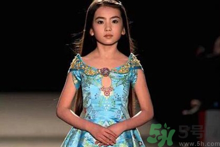 9歲女生的標(biāo)準(zhǔn)身高體重是多少？9歲女生正常身高體重是多少？