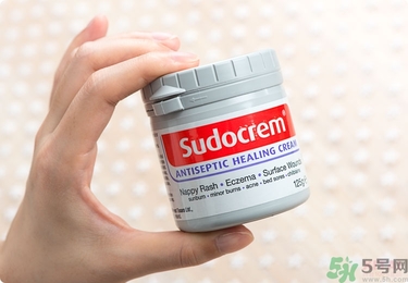 Sudocrem屁屁霜怎么用？sudocrem屁屁霜初生寶寶能用嗎？