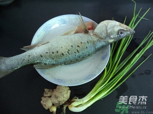 鱸魚蒸多長(zhǎng)時(shí)間？鱸魚怎么蒸？