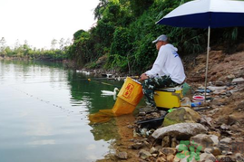 秋天釣魚怎么選釣位置？秋天釣魚怎么選釣位？