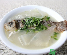 鯽魚湯的營養(yǎng)價(jià)值 鯽魚湯的功效與作用