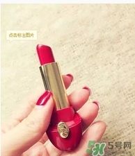 復(fù)古紅口紅適合學(xué)生嗎？復(fù)古紅口紅顯老嗎？