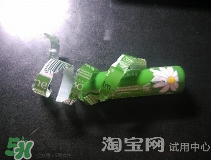 小甘菊唇膏小孩能用嗎？herbacin賀本清小甘菊唇膏小孩可以用嗎？