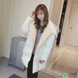 小個(gè)子女生適合穿什么羽絨服？個(gè)子矮的女生適合什么羽絨服