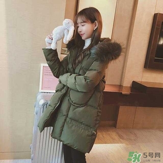 小個(gè)子女生適合穿什么羽絨服？個(gè)子矮的女生適合什么羽絨服