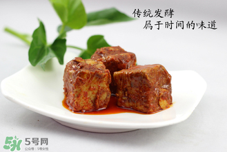 霉豆腐發(fā)黑還能吃嗎？霉豆腐長(zhǎng)黑點(diǎn)還能吃嗎？