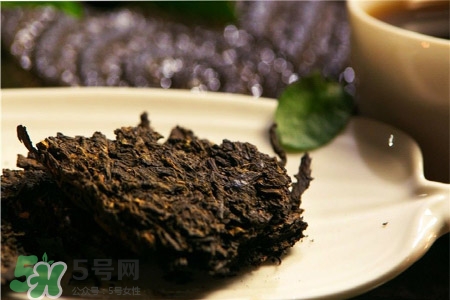 如何用紫砂壺泡茶？怎樣用紫砂壺泡茶？