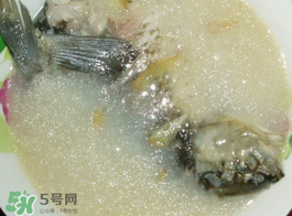 鯽魚湯怎么做才白？鯽魚湯怎么熬成奶白色？