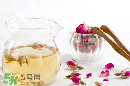 來月經(jīng)能喝花茶嗎？女性經(jīng)期喝什么花茶好？