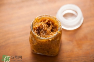 唇部磨砂膏多久用一次？唇部磨砂膏可以天天用嗎？