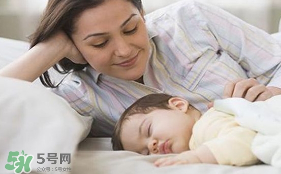 孩子為什么喜歡趴著睡覺(jué)？孩子為何老愛(ài)趴著睡