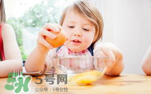 為什么不能給寶寶吃果凍？寶寶千萬(wàn)不能吃的5種危險(xiǎn)食物