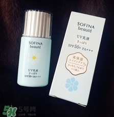 蘇菲娜藍小花和白小花哪個好？sofina蘇菲娜藍小花和白小花對比