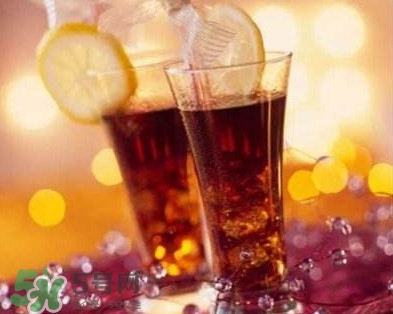 碳酸飲料喝多了會(huì)怎么樣？碳酸飲料的危害有哪些