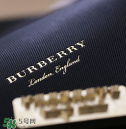 burberry dk88鎖頭包正品多少錢？巴寶莉dk88包專柜價格