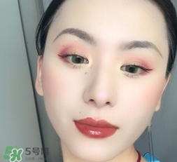 huda beauty眼影怎么畫？huda beauty眼影盤教程