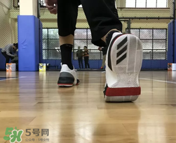 adidas dame3上腳怎么樣？阿迪達(dá)斯利拉德三代測(cè)評(píng)