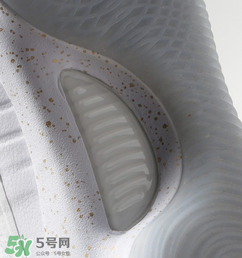 under armour curry4怎么樣？庫里第四代簽名鞋總決賽戰(zhàn)靴細(xì)節(jié)諜照