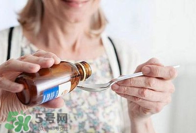 感冒藥和消炎藥能一起吃嗎？感冒藥吃多了會怎樣