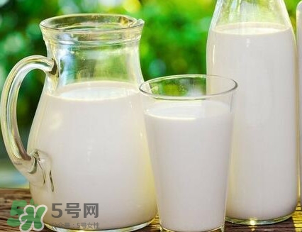 脫脂牛奶熱量高嗎？脫脂牛奶會(huì)發(fā)胖嗎