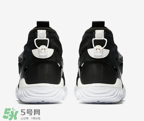 nikelab acg 07 kmtr機(jī)能運(yùn)動(dòng)鞋黑白配色多少錢？