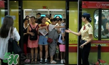 為什么開設(shè)女性車廂？應(yīng)不應(yīng)該開設(shè)女性車廂