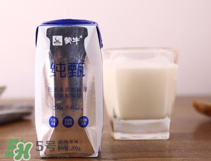 純甄酸奶過期還能喝嗎？純甄酸奶過期一點點要緊嗎？