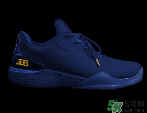 big baller brand zo2獨(dú)立日配色多少錢？球哥簽名鞋官網(wǎng)價(jià)格