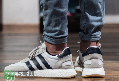 adidas iniki runner上腳效果怎么樣？阿迪達斯復古跑鞋好看嗎？