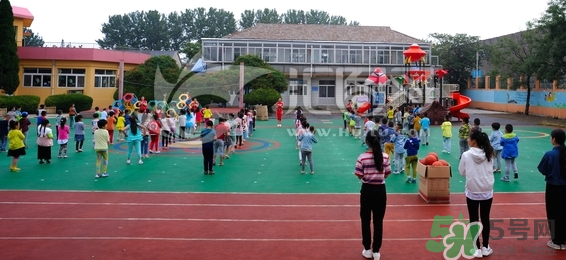 寶寶不去幼兒園怎么辦？寶寶不去幼兒園哭鬧怎么勸導(dǎo)？