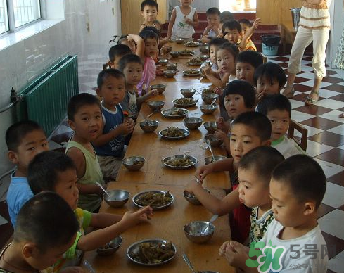 寶寶不去幼兒園可以嗎？寶寶可以不上幼兒園嗎？