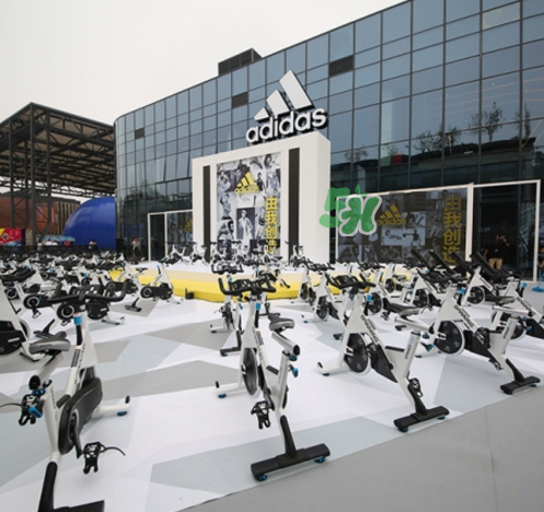 adidas阿迪達(dá)斯運(yùn)動體驗(yàn)迷你品牌中心是干什么的？