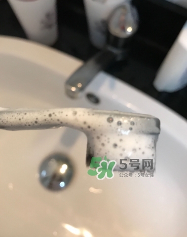 lg竹鹽牙膏怎么樣？lg竹鹽按壓牙膏怎么用？