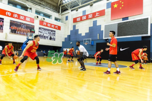 歐文同款黑白鴛鴦夜光kyrie 3怎么定制_在哪里買？