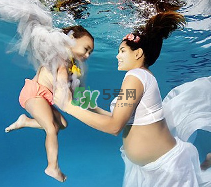 家里有寵物狗對(duì)孕婦好嗎？懷孕了家里有寵物要緊嗎？