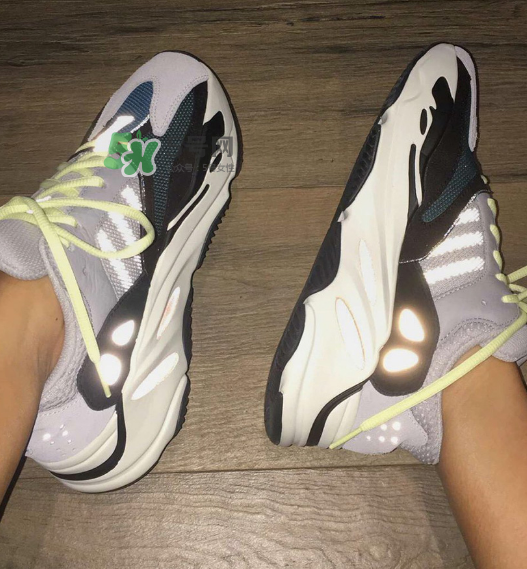 yeezy runner 700多少錢？侃爺復(fù)古跑鞋專柜價格