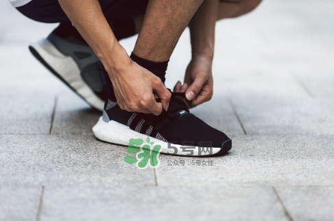 adidas eqt 93/17 boost怎么樣？阿迪達(dá)斯eqt 93/17 boost測(cè)評(píng)