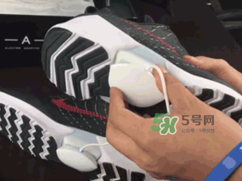 nike hyperadapt 1.0怎么充電？耐克自動(dòng)系鞋帶鞋要充電嗎？