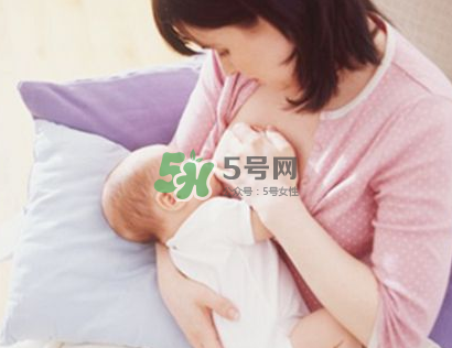 母乳喂養(yǎng)會乳糖不耐受嗎？母乳喂養(yǎng)會過度喂養(yǎng)嗎？