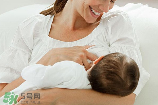 母乳到什么時(shí)候就沒營養(yǎng)了？母乳什么時(shí)候斷最好？